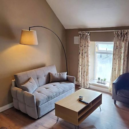 Apt. 2 - Town Centre Apartment Bagenalstown Eksteriør billede