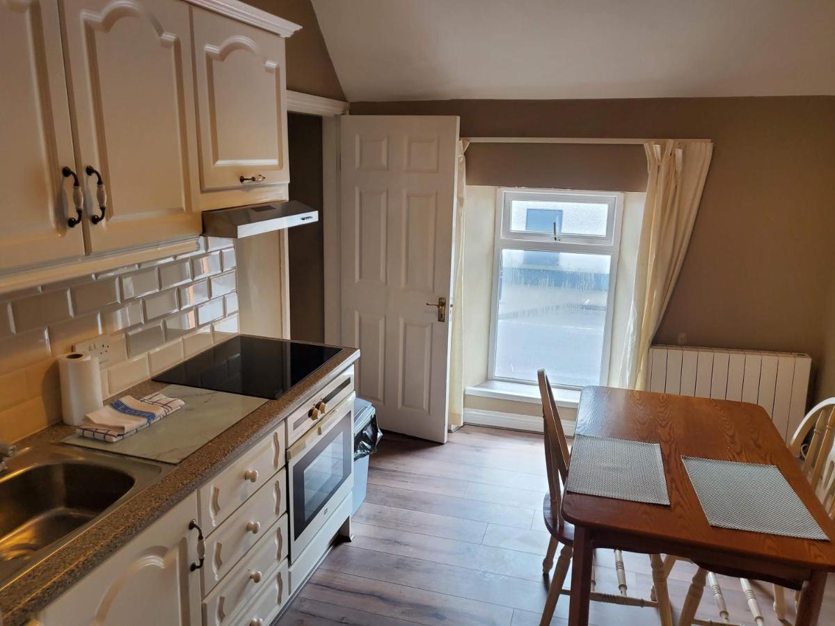 Apt. 2 - Town Centre Apartment Bagenalstown Eksteriør billede